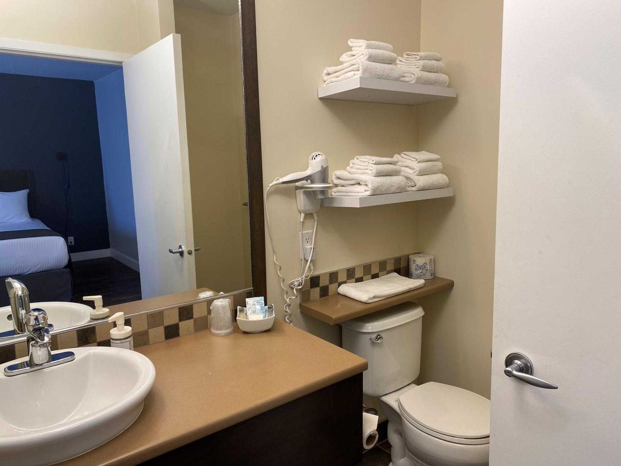 Hotel Centre-Ville モンマニー エクステリア 写真